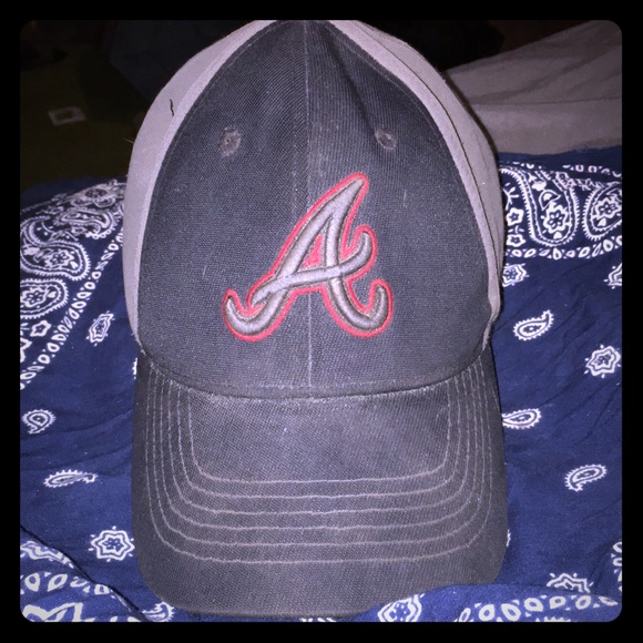Atlanta Braves Hat - Picture 1 of 3